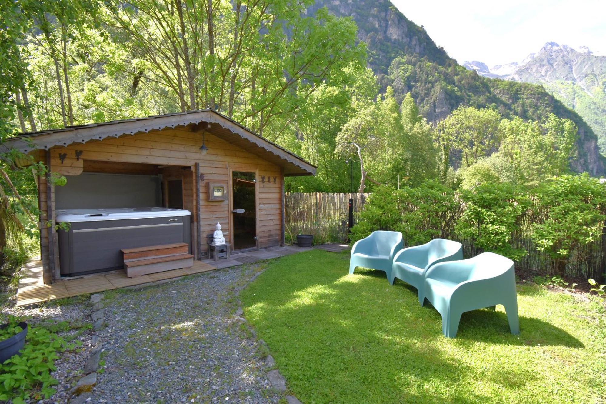 Bed & Breakfast La Cle Des Bois 3*