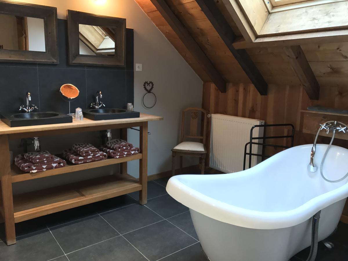 Bed & Breakfast La Cle Des Bois 3*